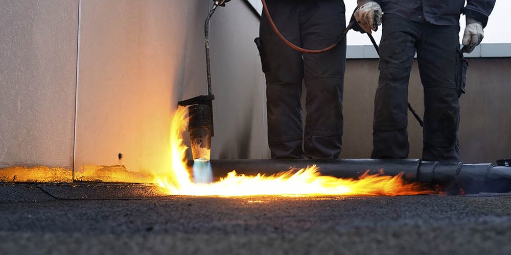 איטום גגות מרוצפים